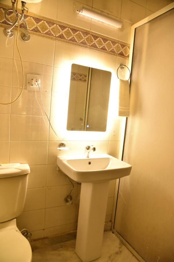 Jay Ally - Boutique Hotel Nueva Delhi Exterior foto